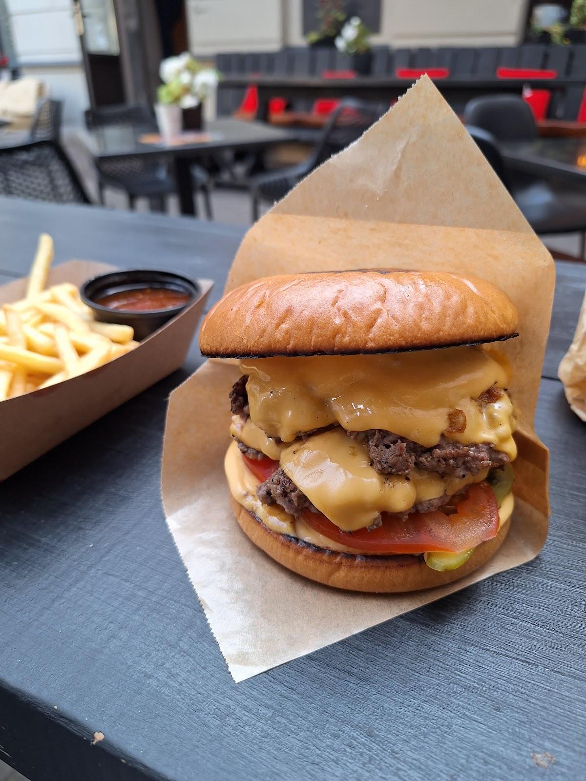 Nom Nom On Wheels