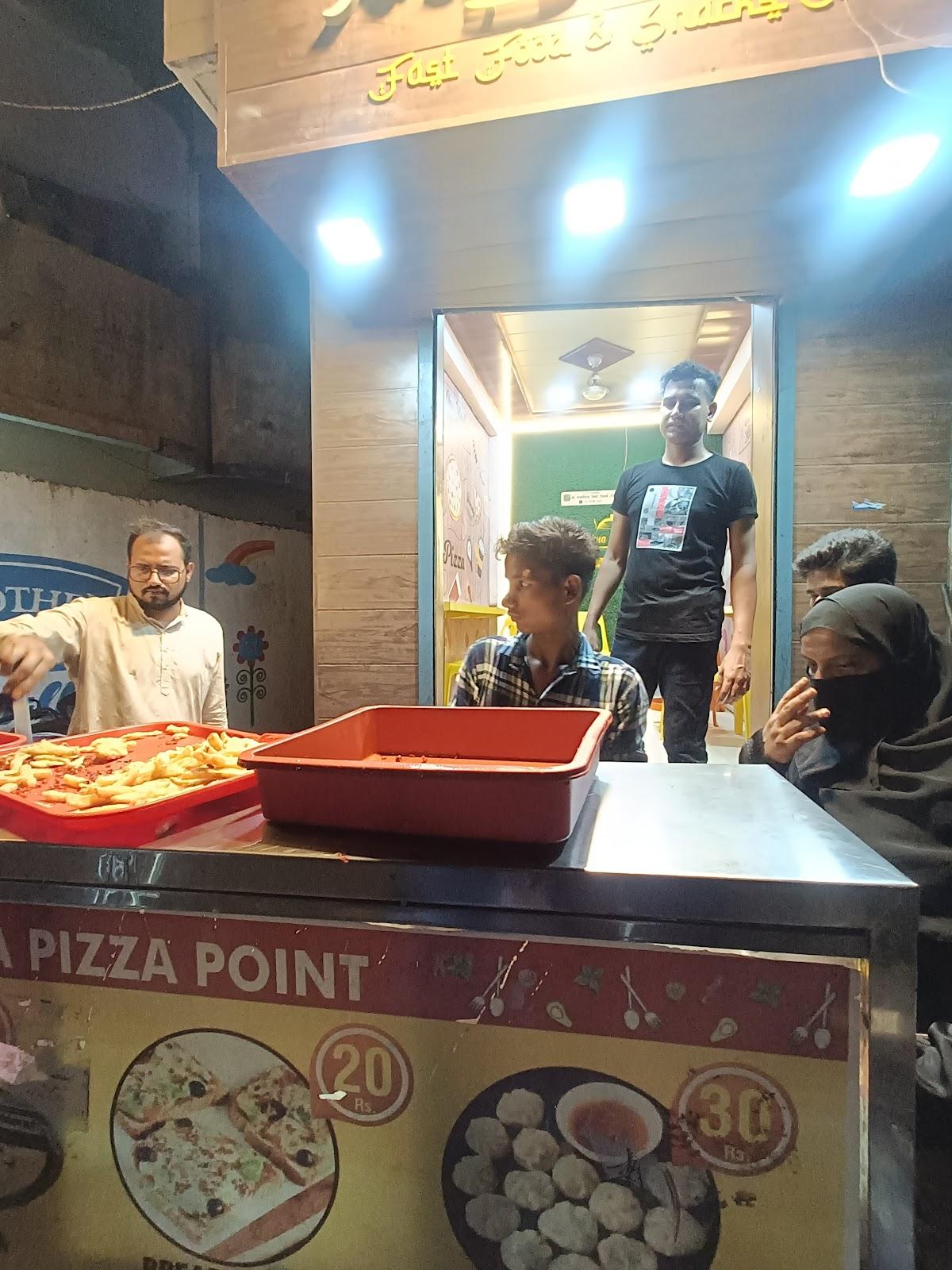 Al Madinah Fast Food and Snacks Corner