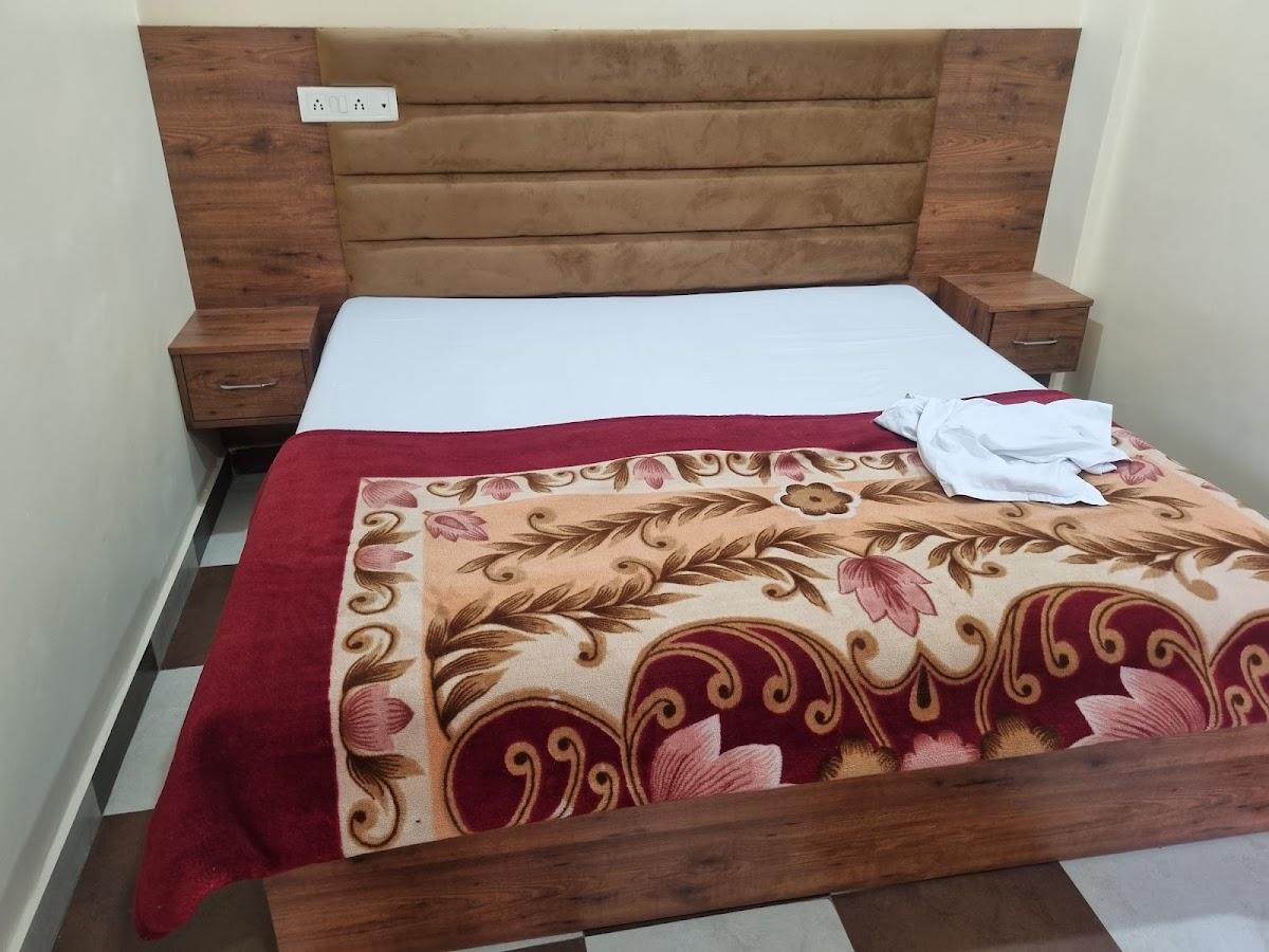 Bharti Hotel