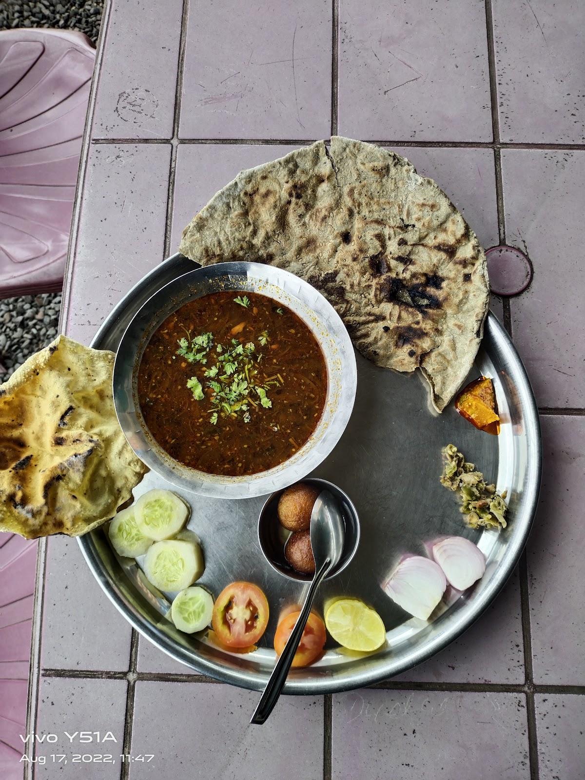Hotel Kanifnath Shingori amti