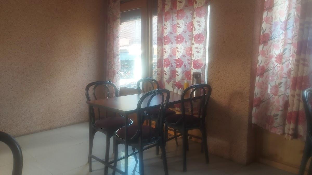 La Montessori Tibetan Restaurant