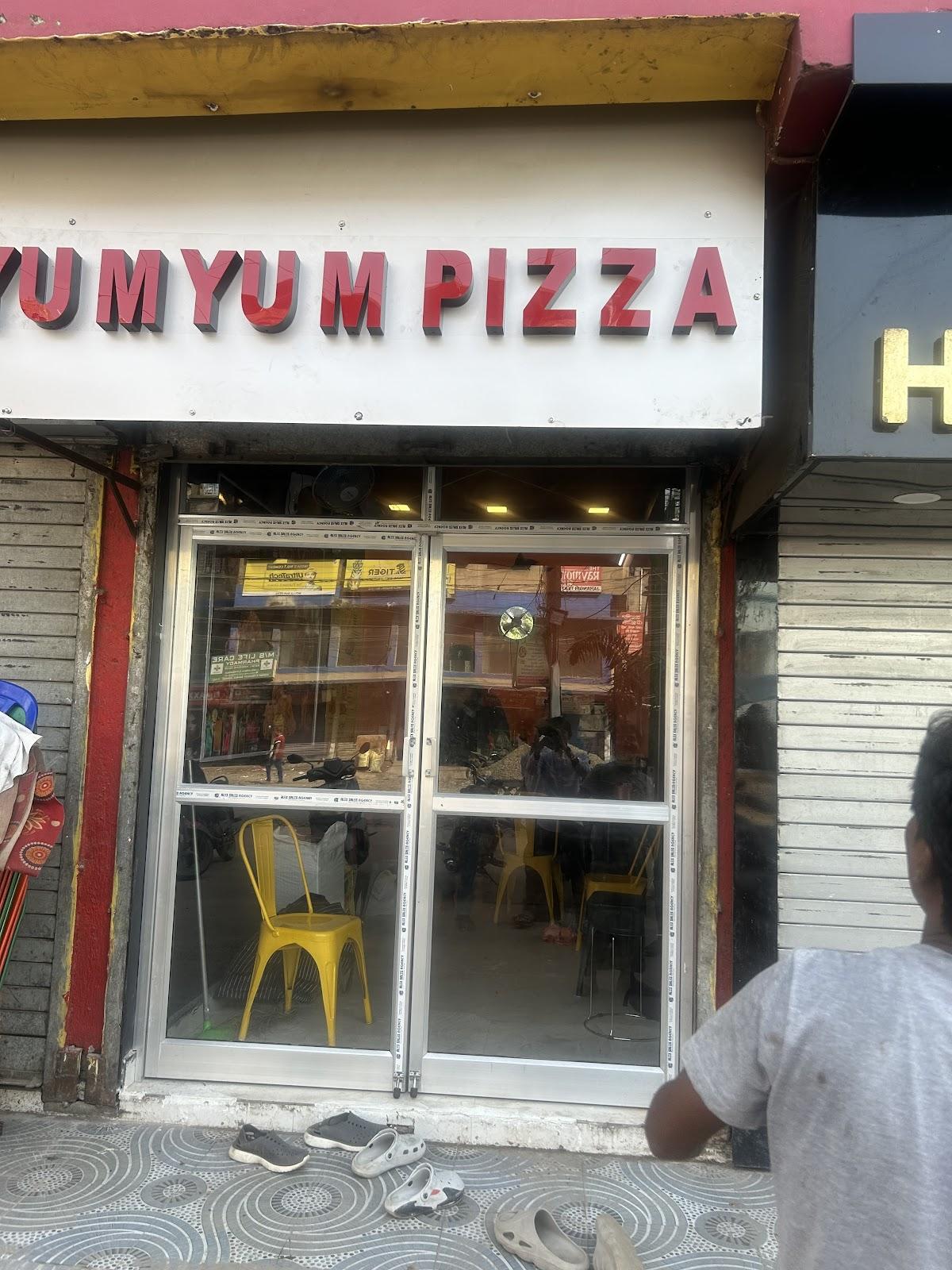 Yum Yum Pizza
