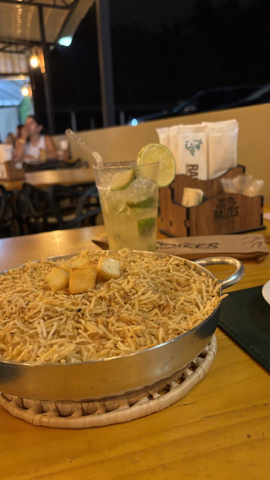 Raízes Cozinha e Prosa