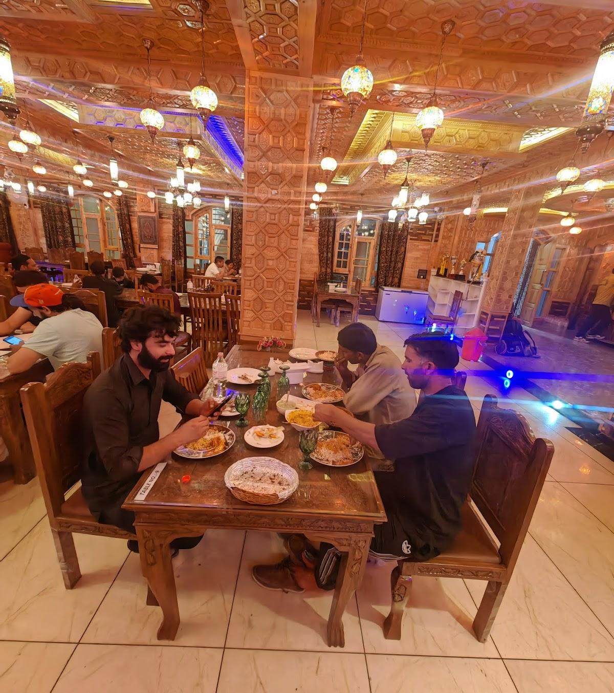 LEH MUGHAL DARBAR Restaurant & Cafe