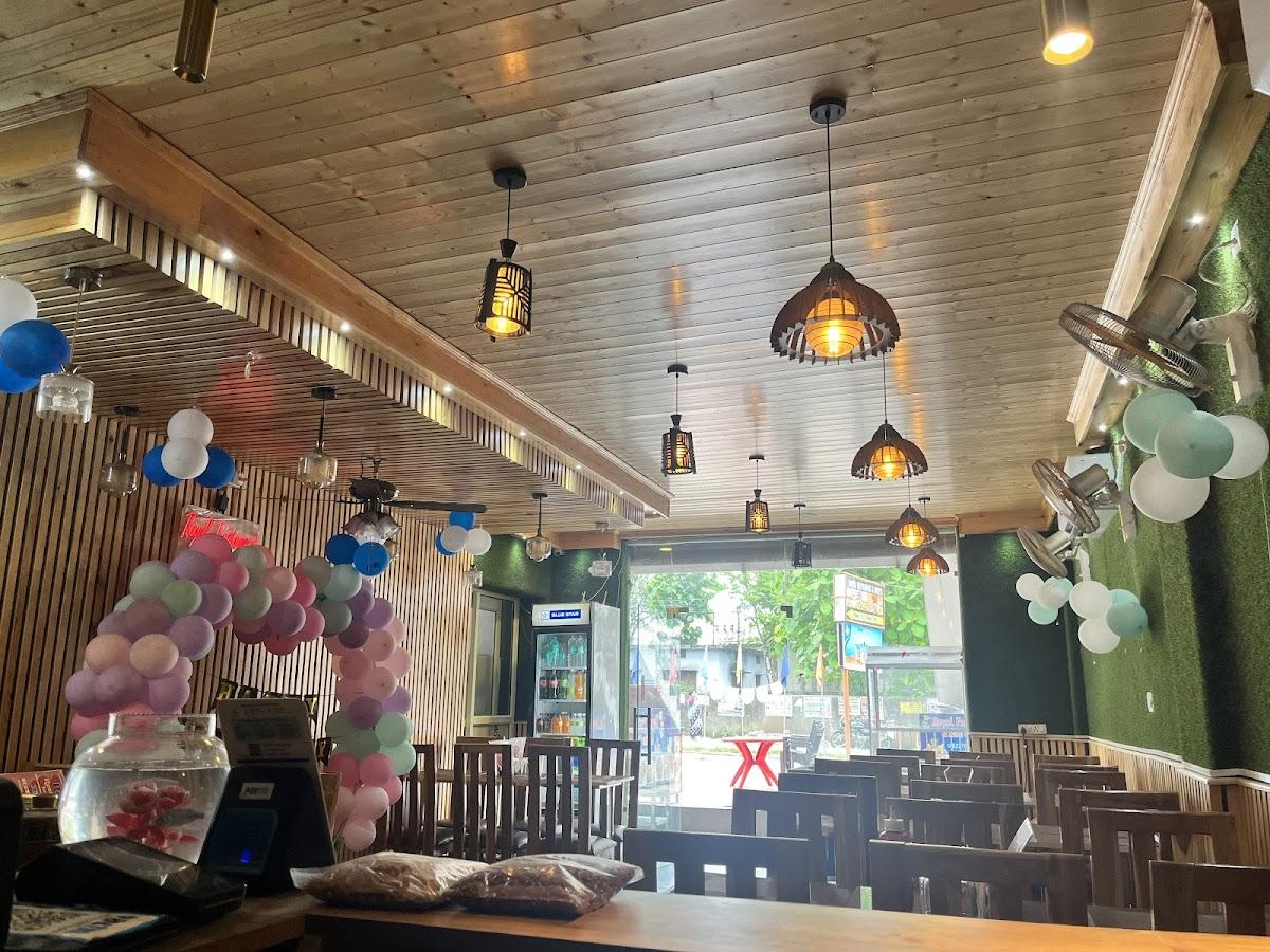 Royal Restaurant And Sweets
