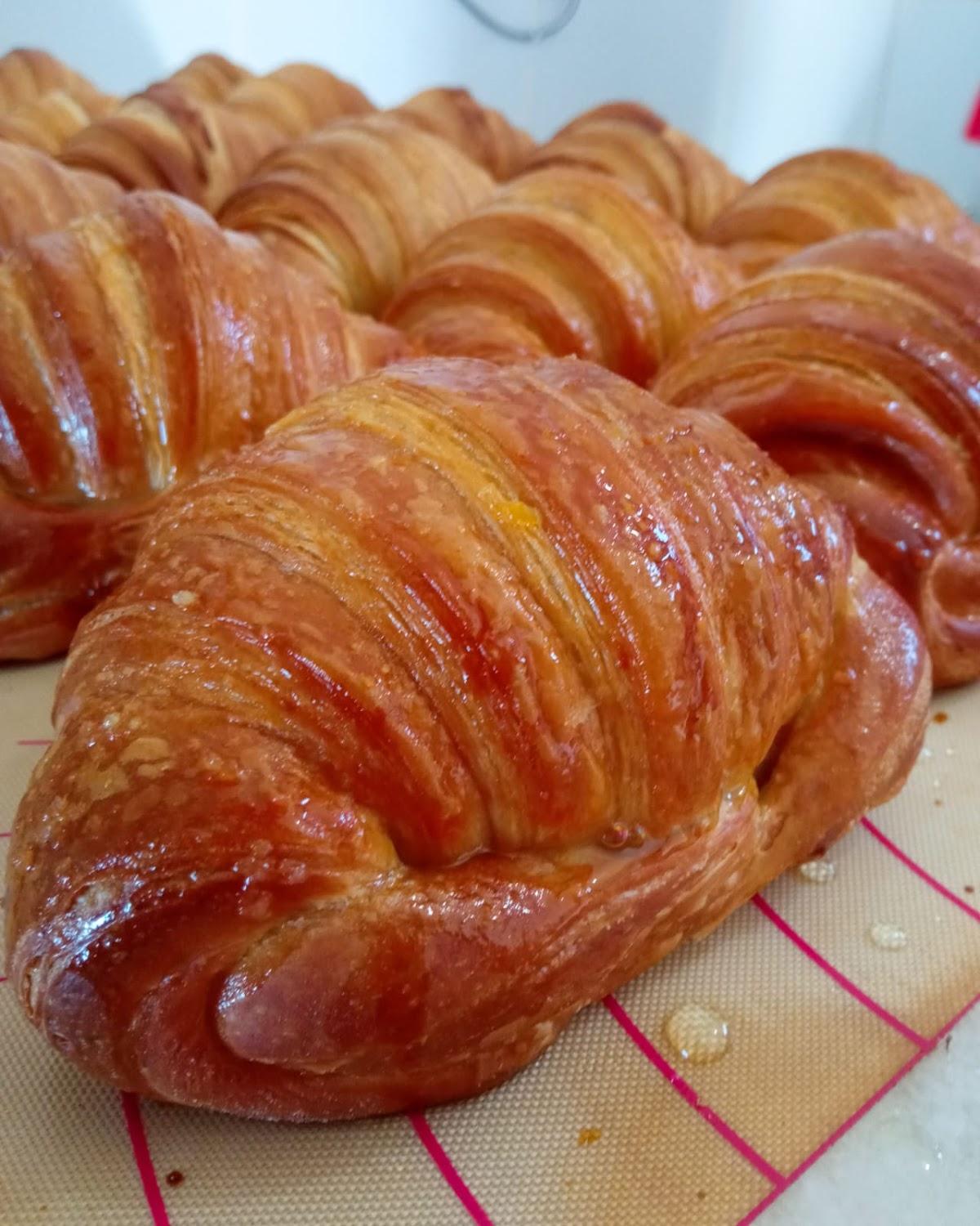 Saint Virtudes Padaria Artesanal - Pães e Pizzas de Fermentação Natural, Medialuna, Alfajor, Delivery