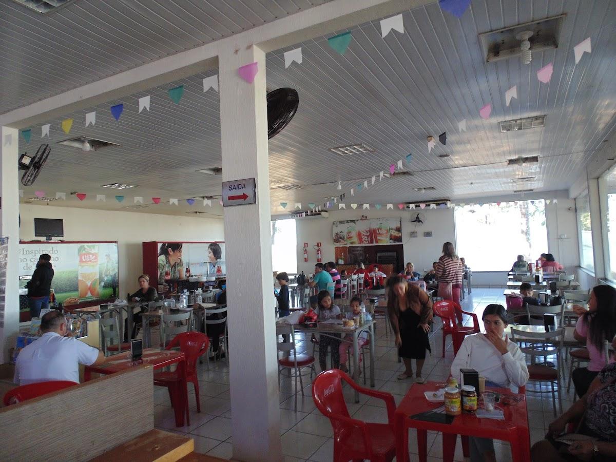 Conveniência e Restaurante 153