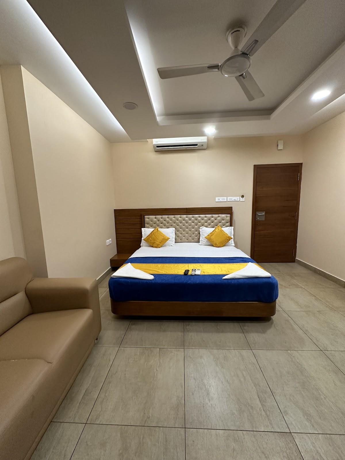 Hotel Mayura Residency