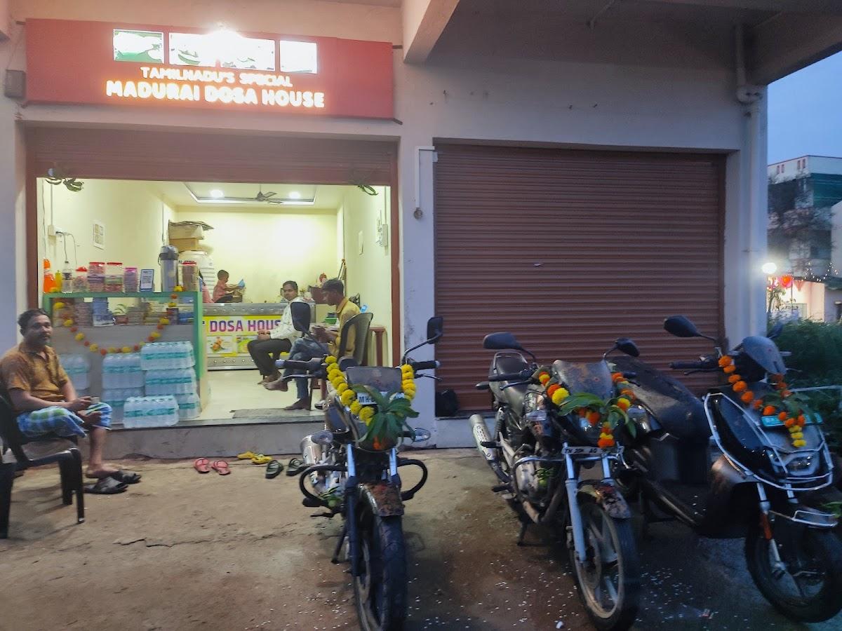 Abhimanyu snacks centre