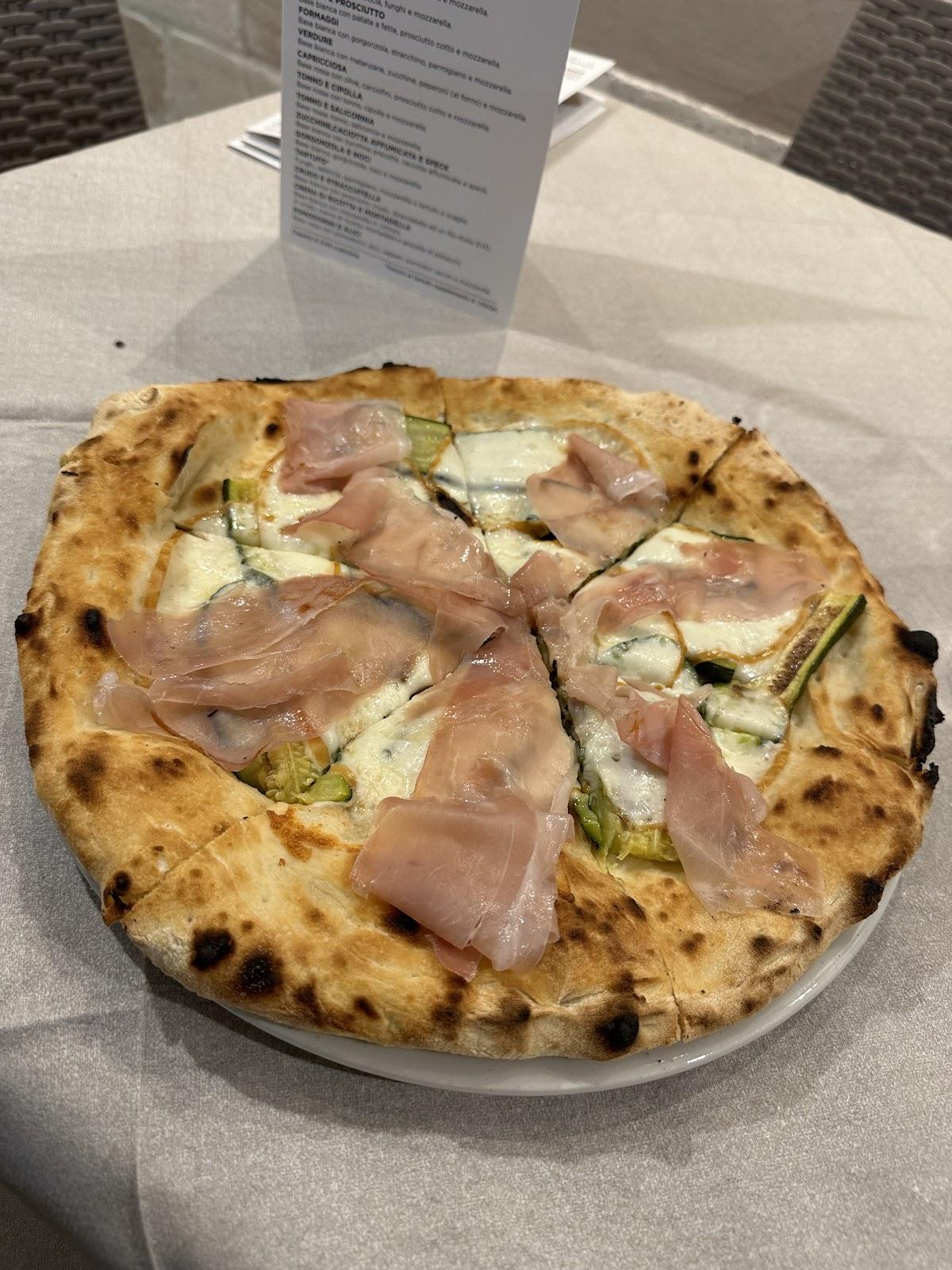 La Lanterna Pizzeria Monopoli