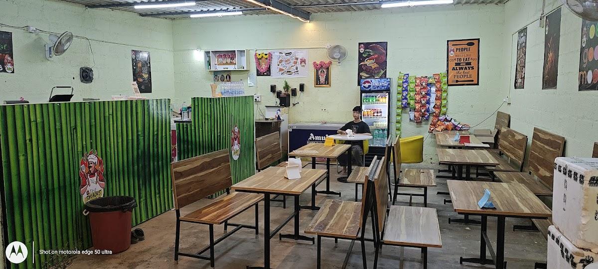 THE SNACKS HUB