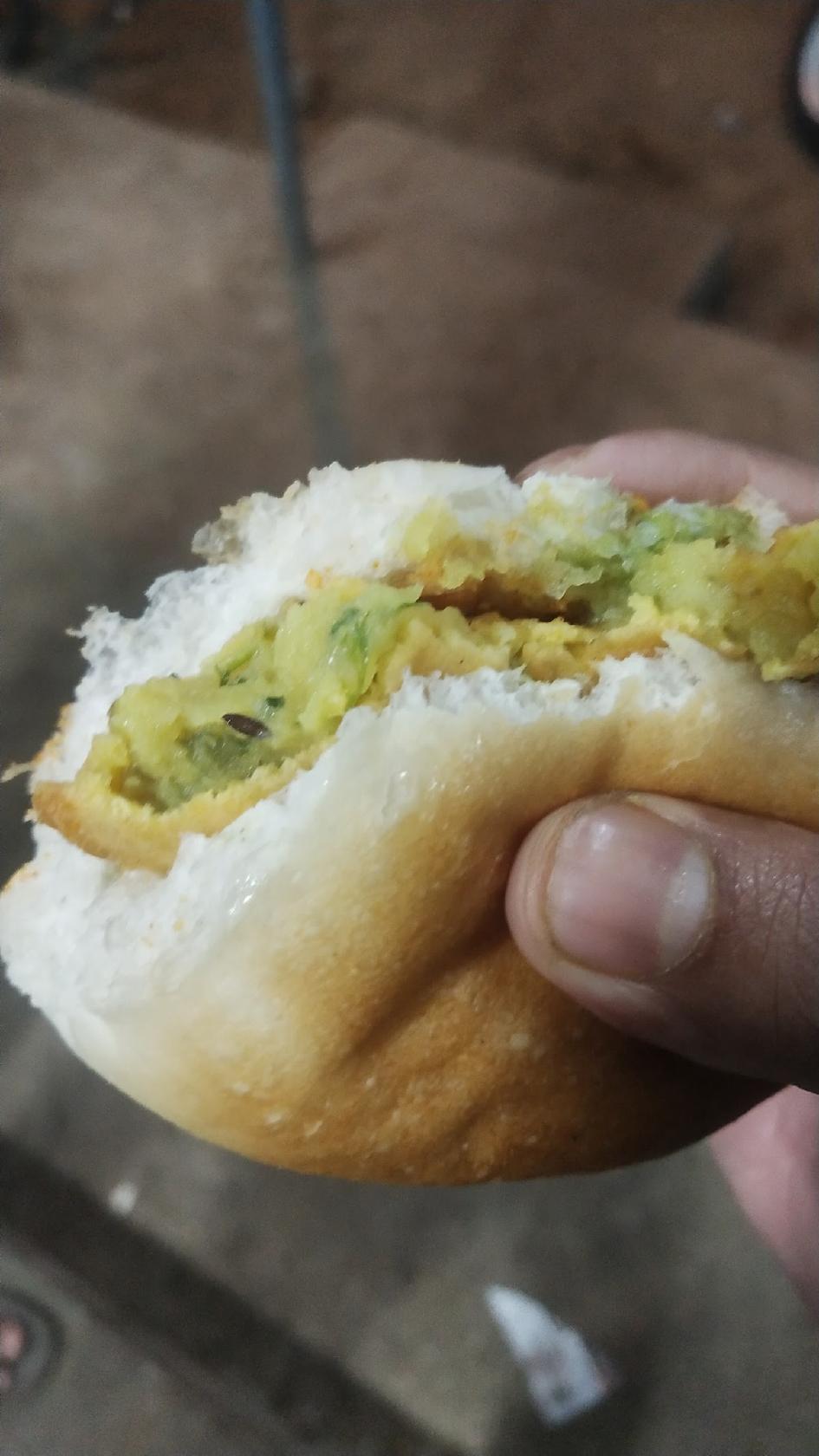 Sadguru Krupa Paresh vadapav centre