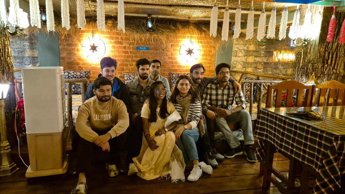 VINTAGE HOUSE (Hotel,Cafe & Restaurant)