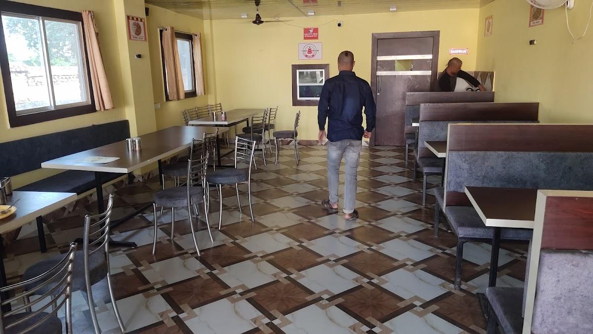 Cake room non veg restaurant