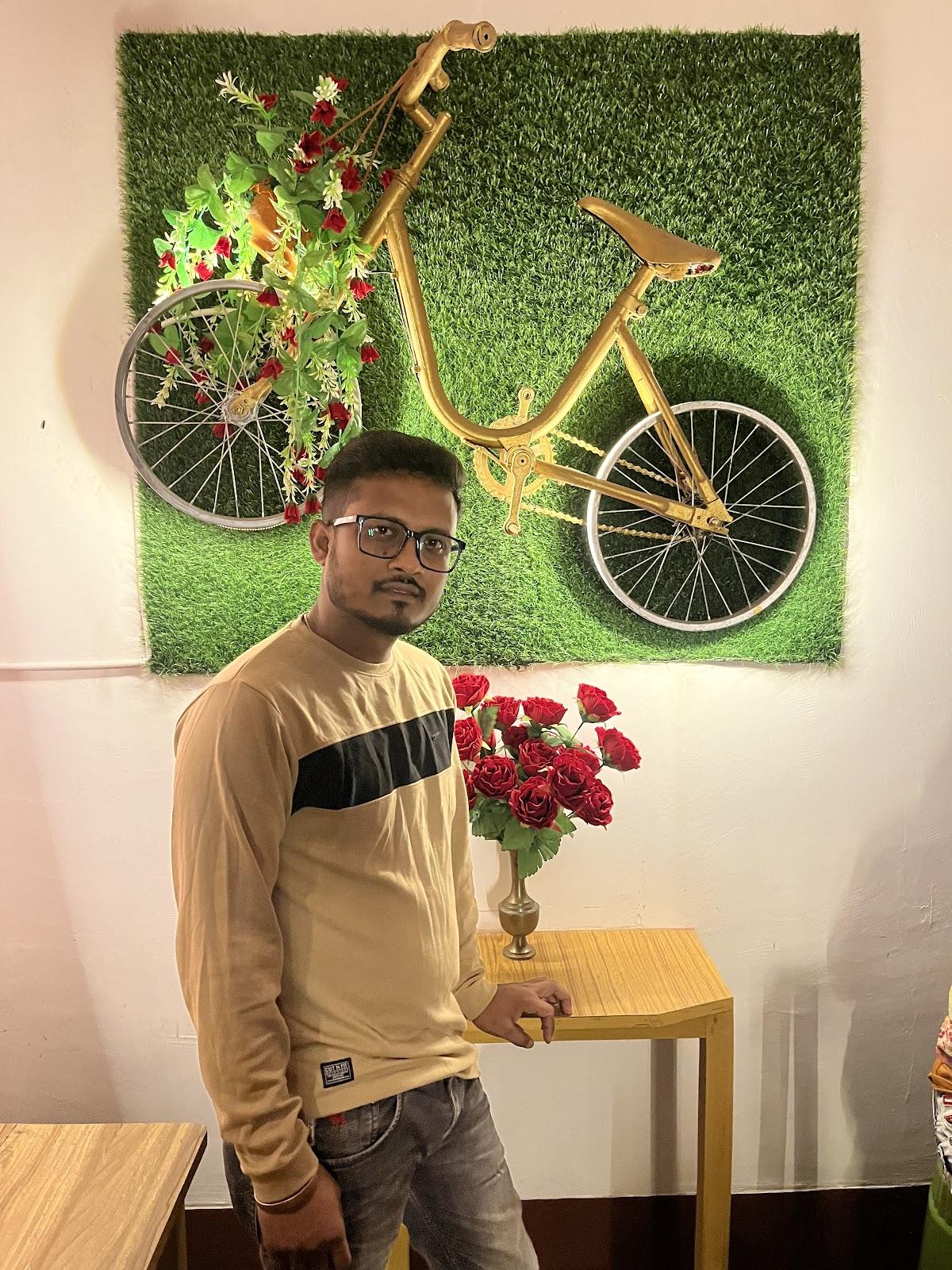 গল্প ক্যাফে এন্ড রেস্টুরেন্টে