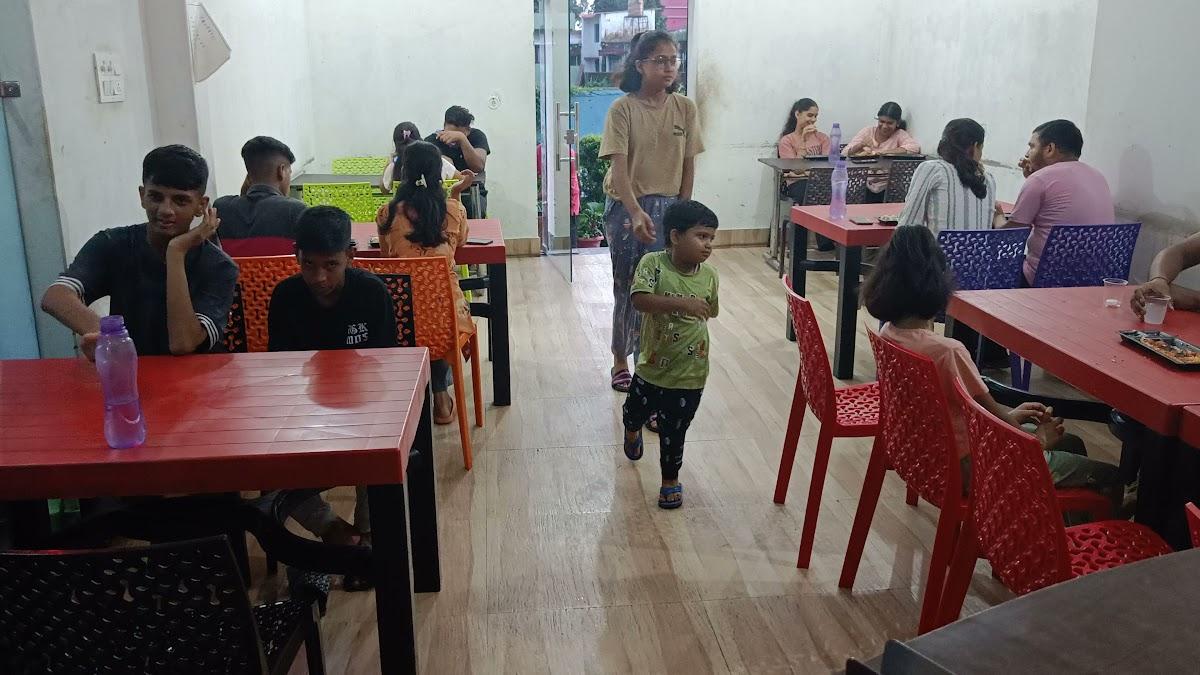 Egr Restaurant Momos Bar