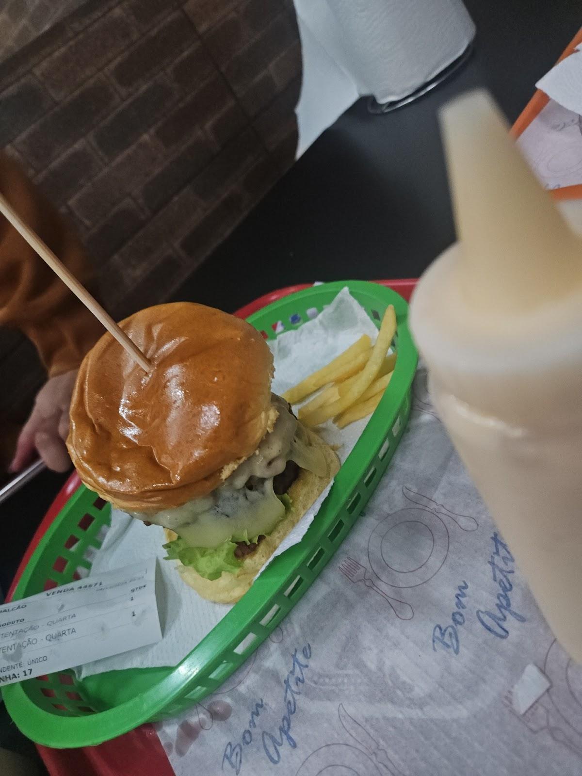 Maycon Douglas Fast Food