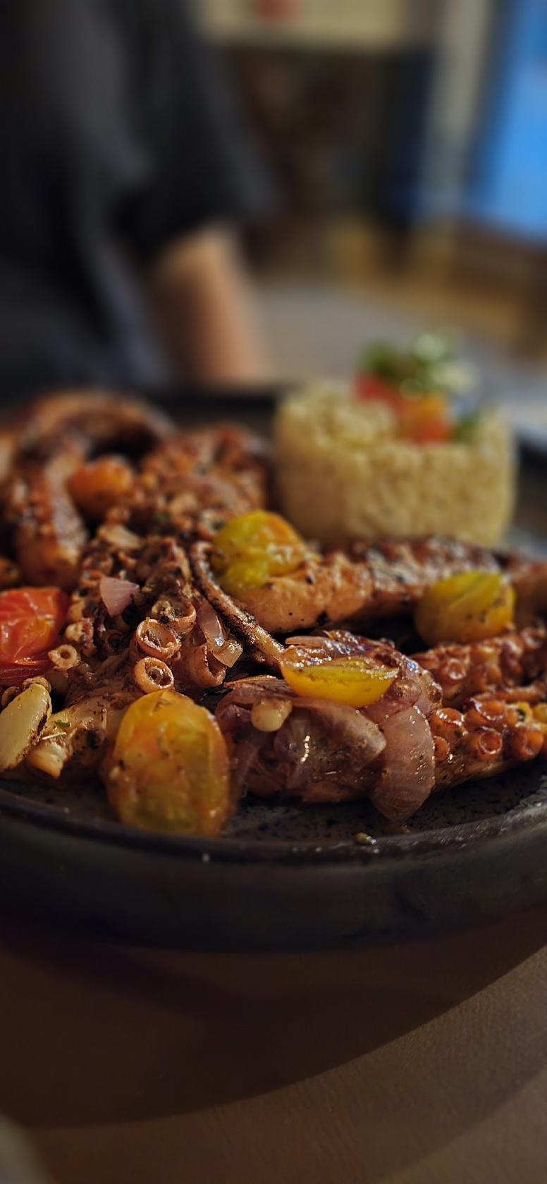 Távola Gastrobar