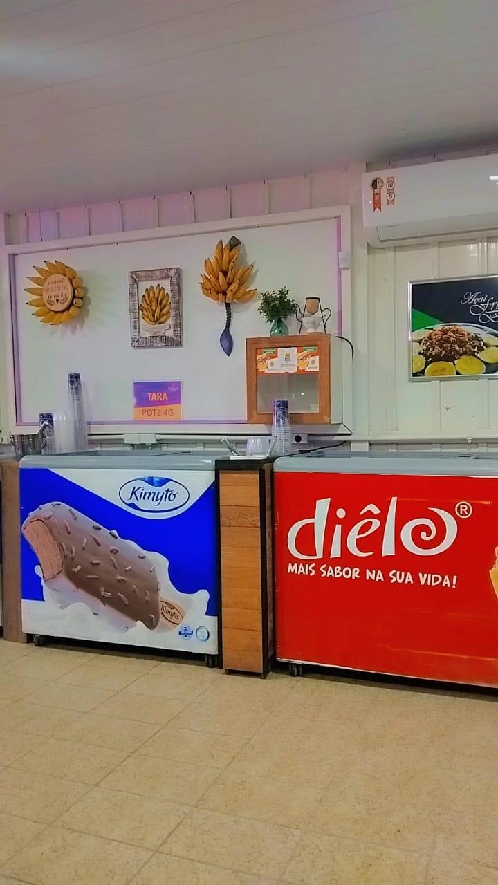 Banana com mel sorvetes e açai