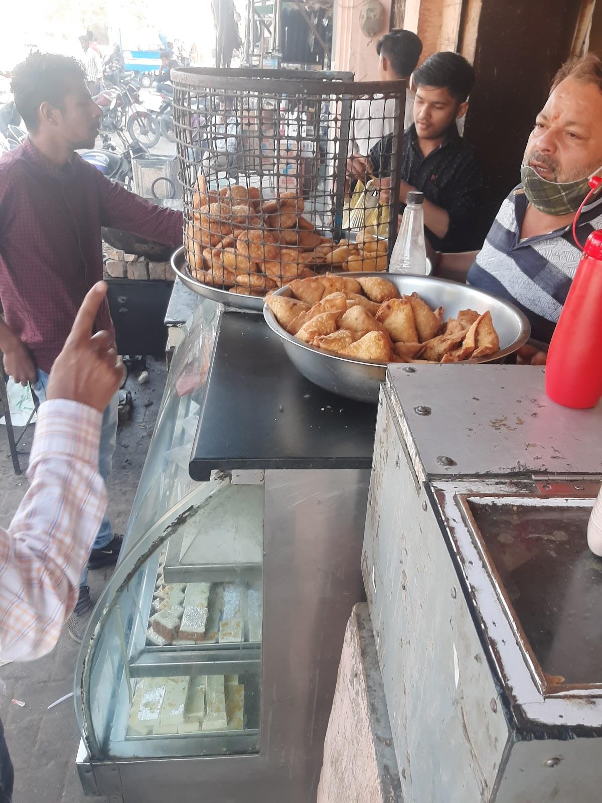 MUNSHI JI KACHORI WALE