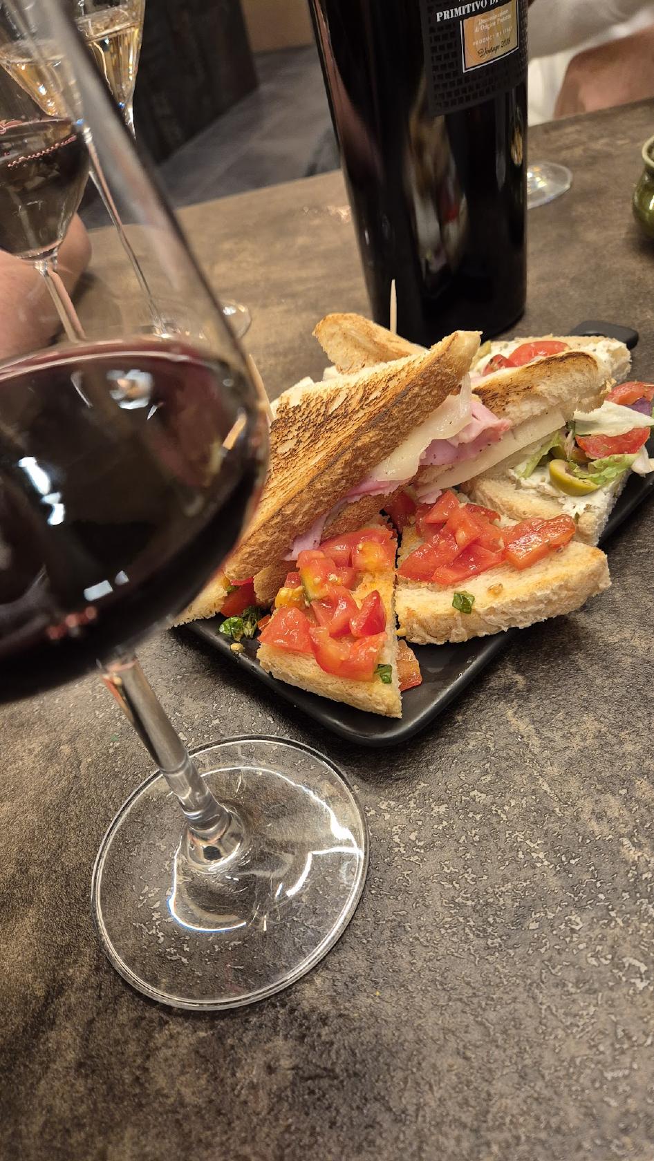 Enoteca KR'3 Wine bar