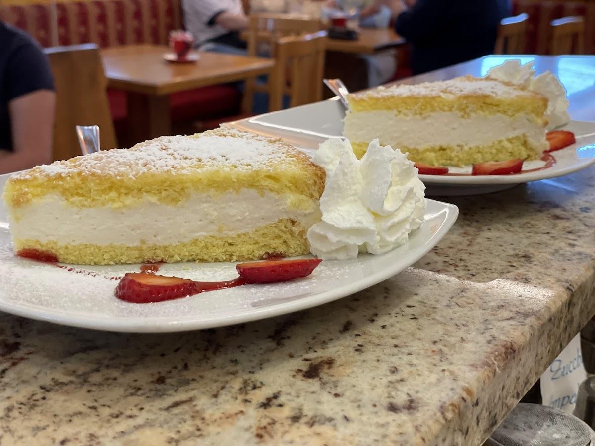 George’s, gelateria, paninoteca, bar