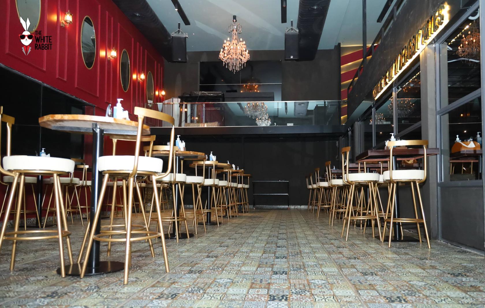 The White Rabbit - Bar and Kitchen