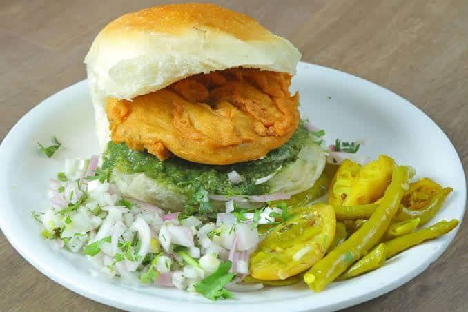 Shri Vadapav And Cafe