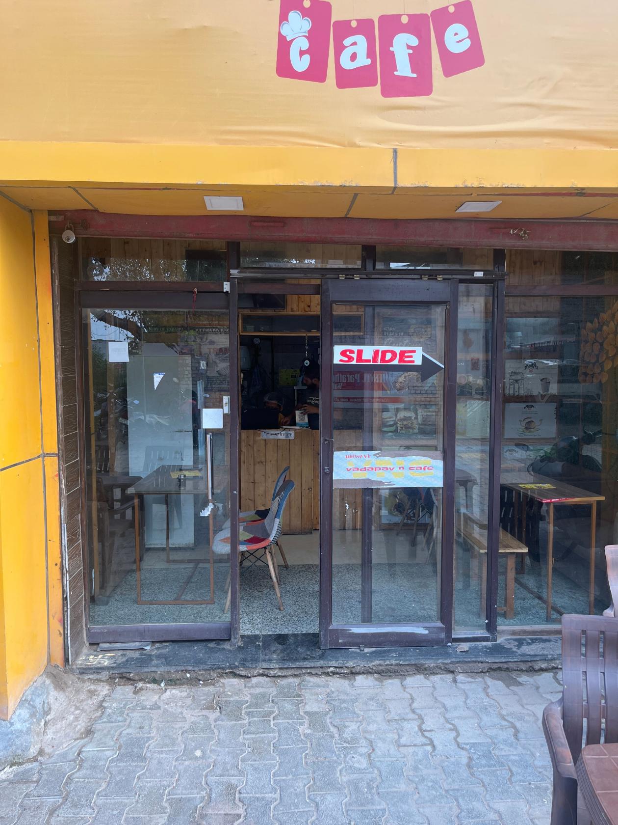 Unwave Vadapav N Cafe