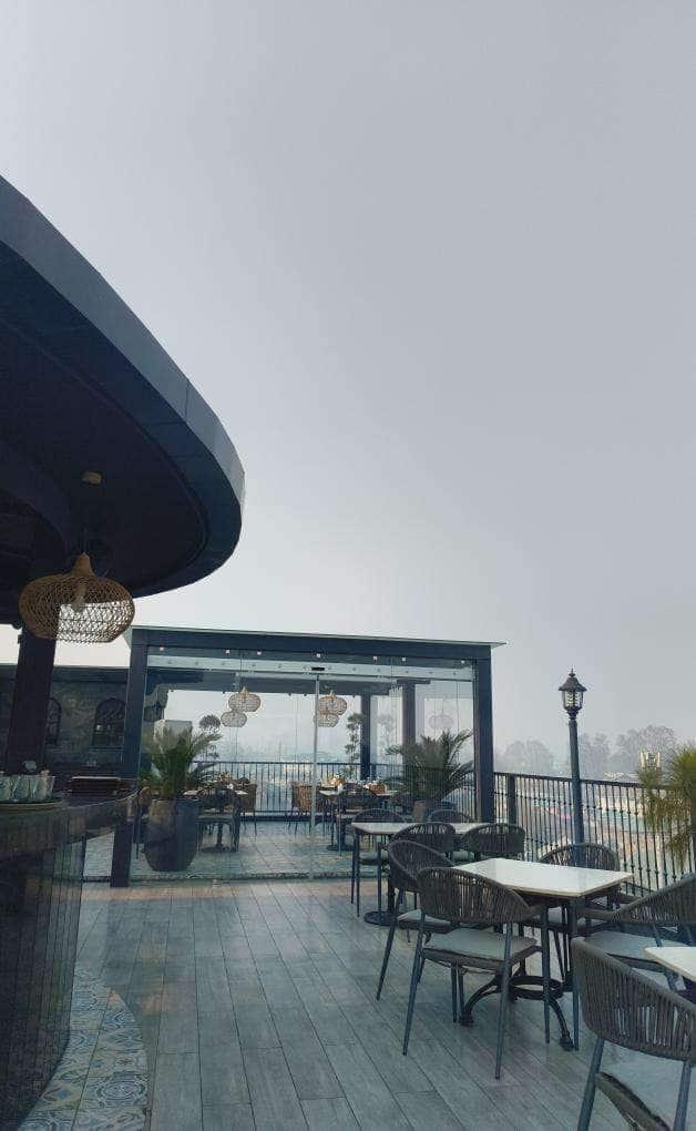 Cafe Delhi Heights