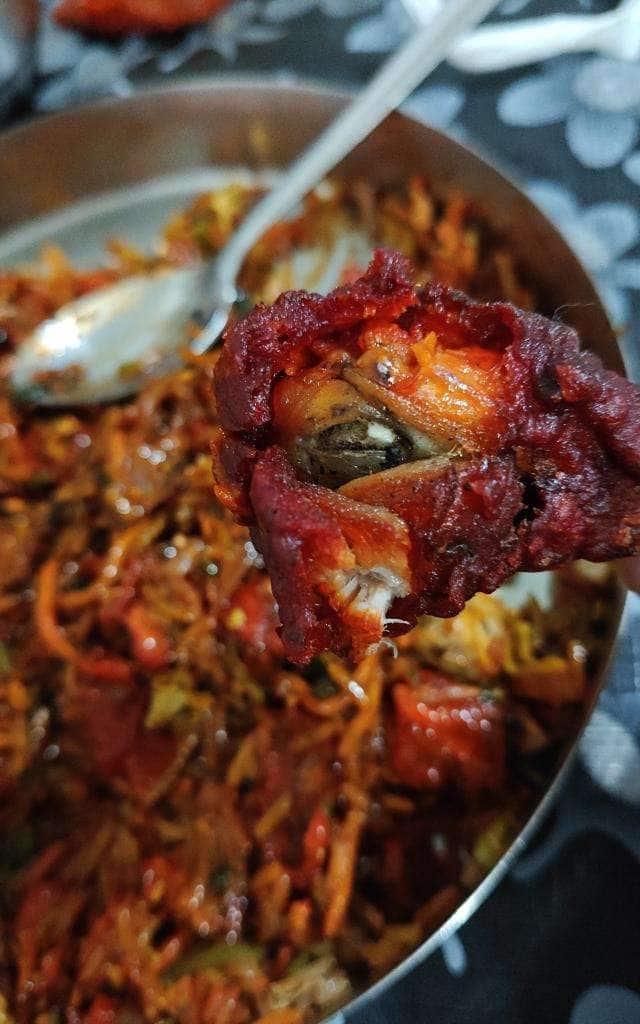 Kartiki Chinese roll momos point