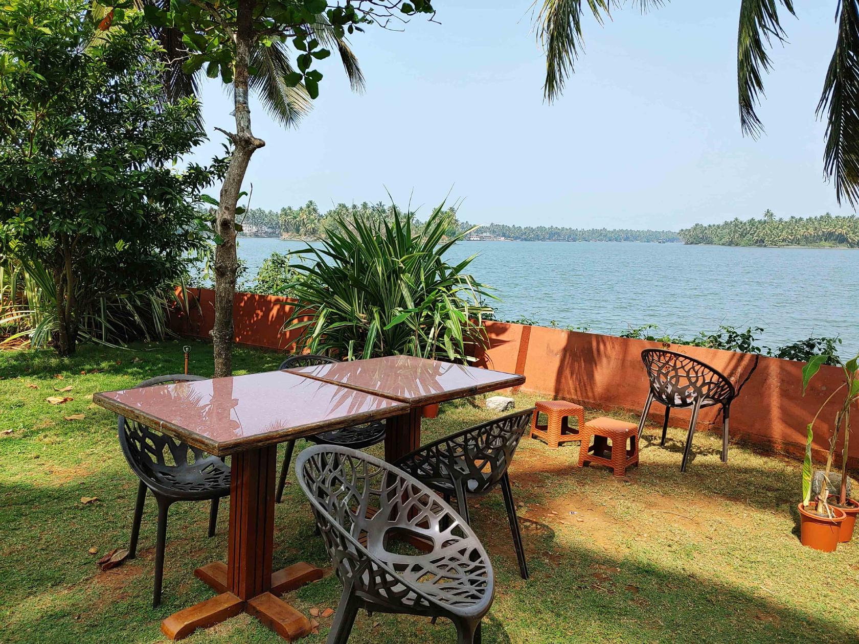 River View Restaurant - Paradise Lagoon