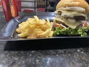 Giga Burguer