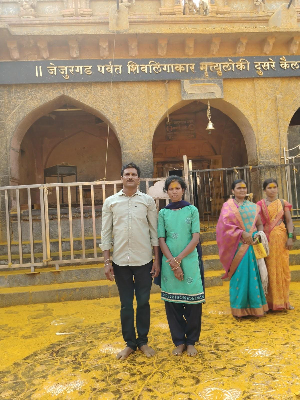 SAMPURNA STORES
