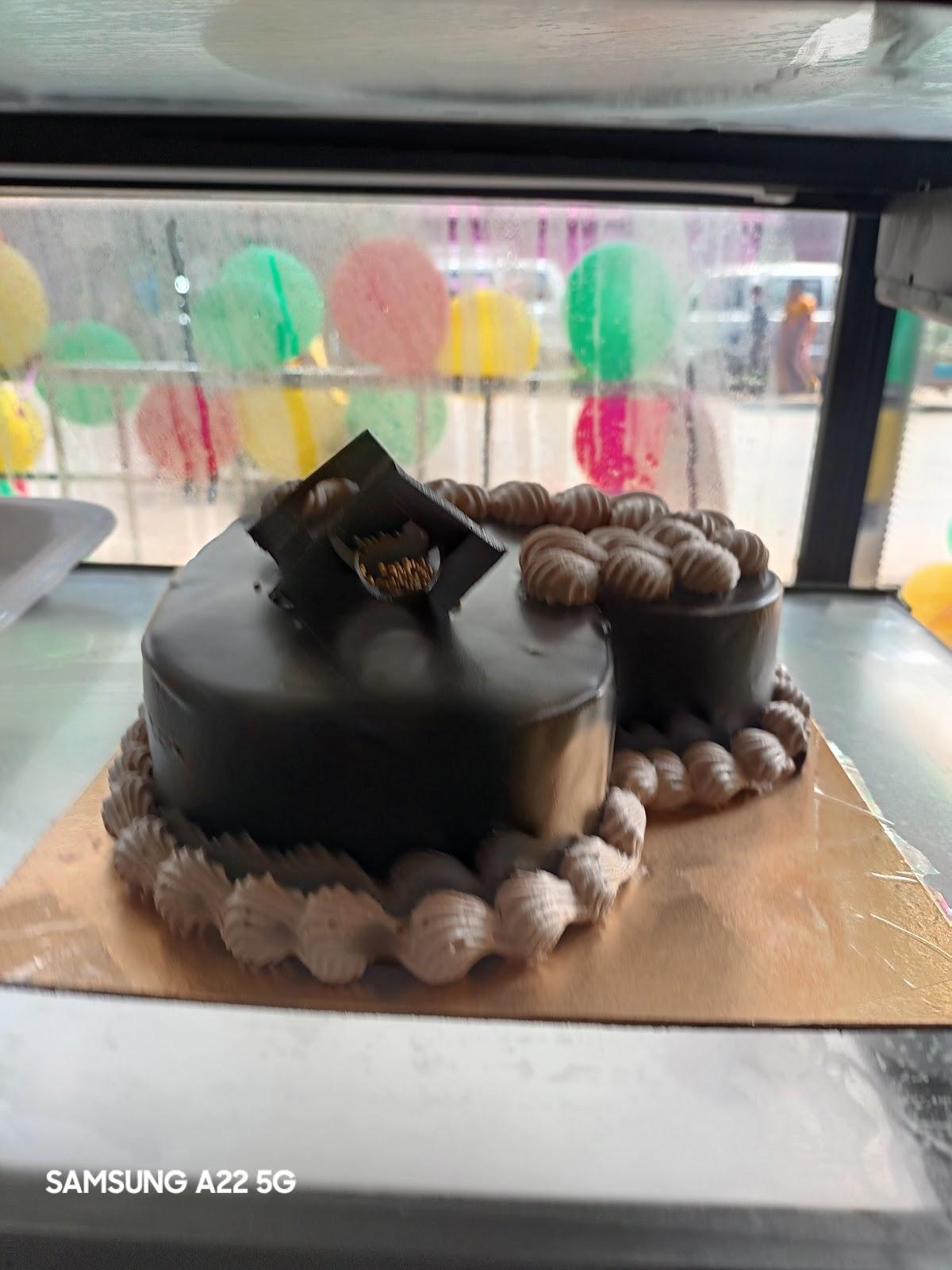 Moner Swad - Cakes & Cafe (Baroda Chowkan)