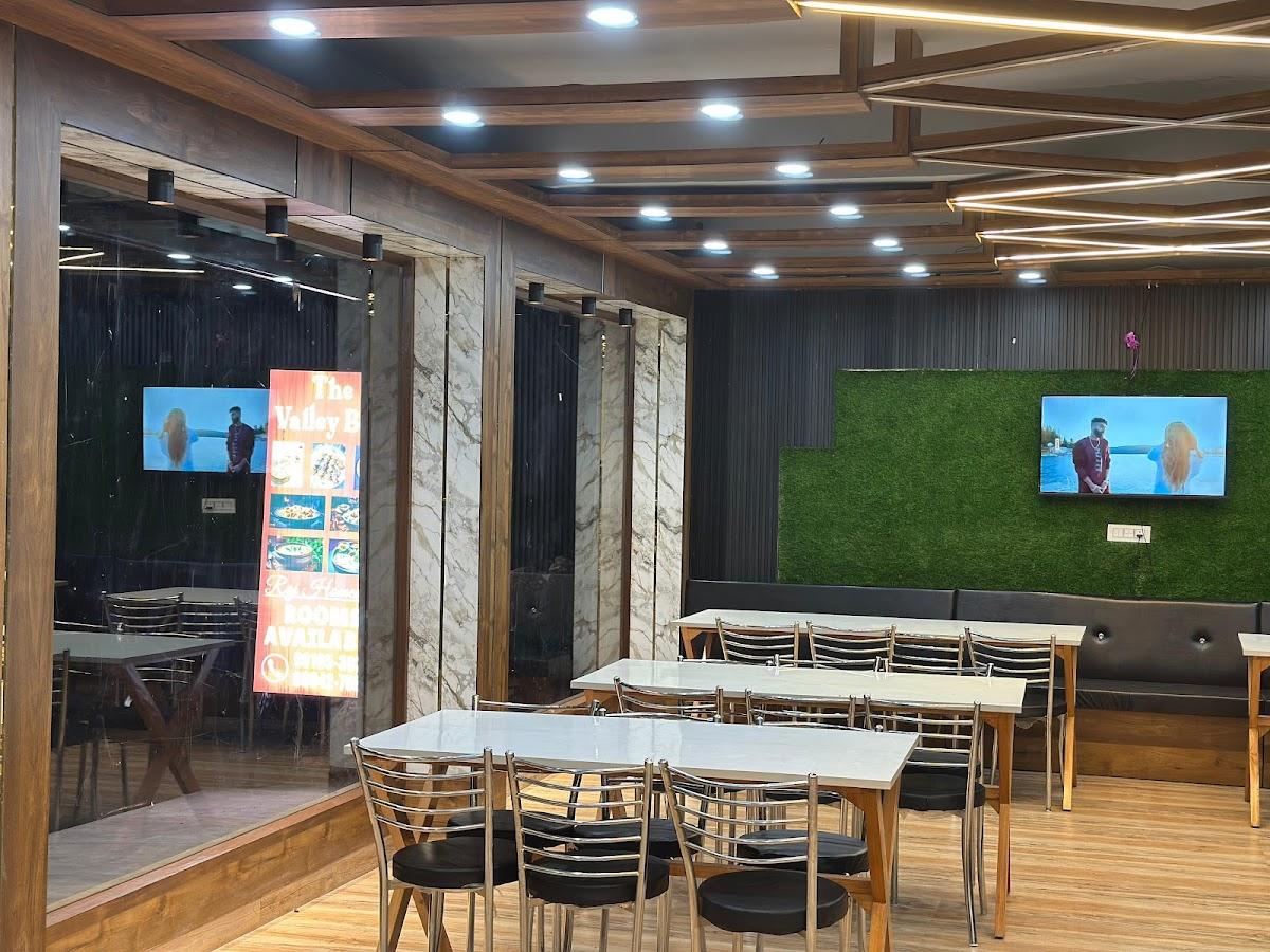 Raj Homestay & K K Cafe