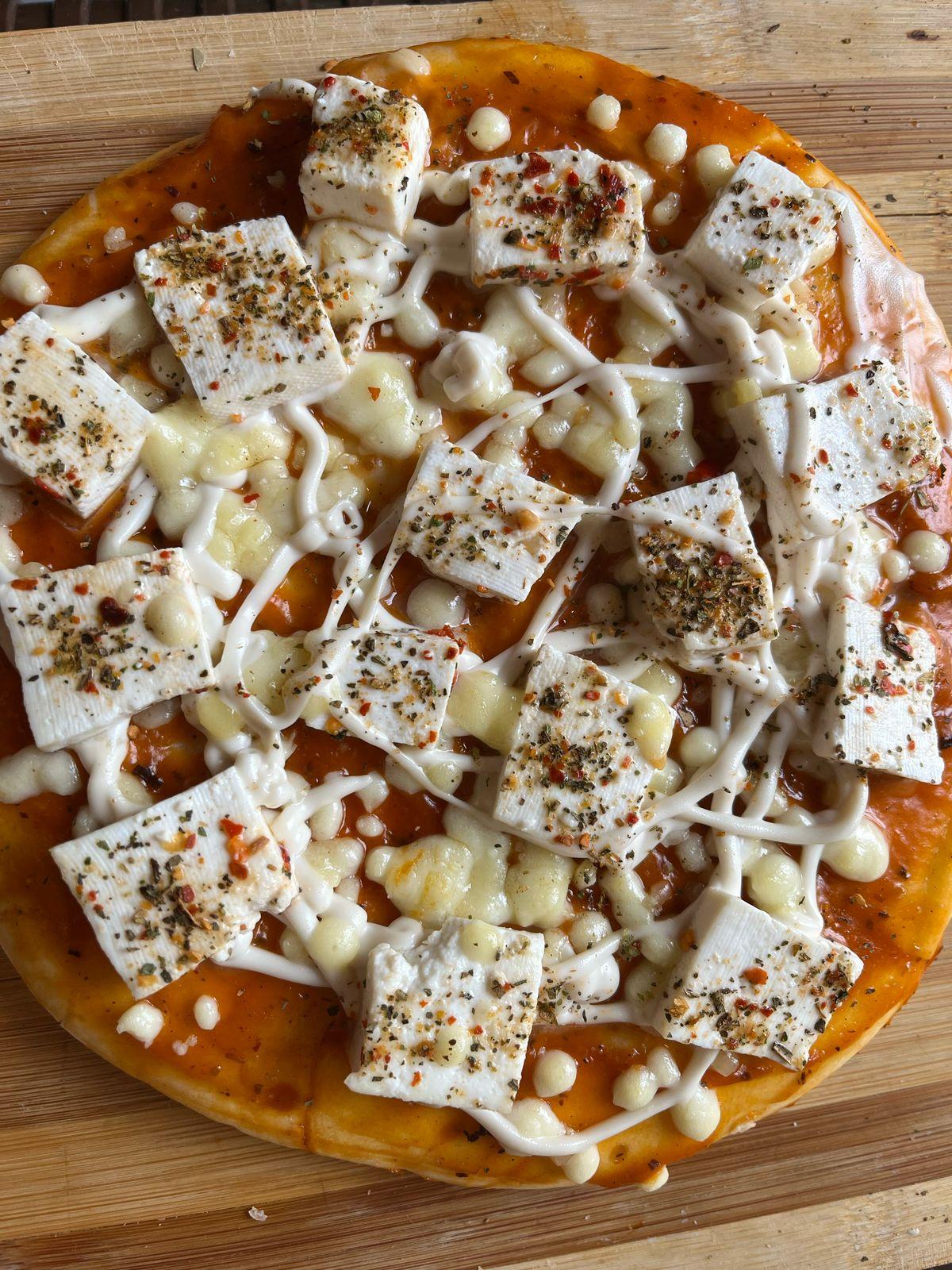 Pizza shooter