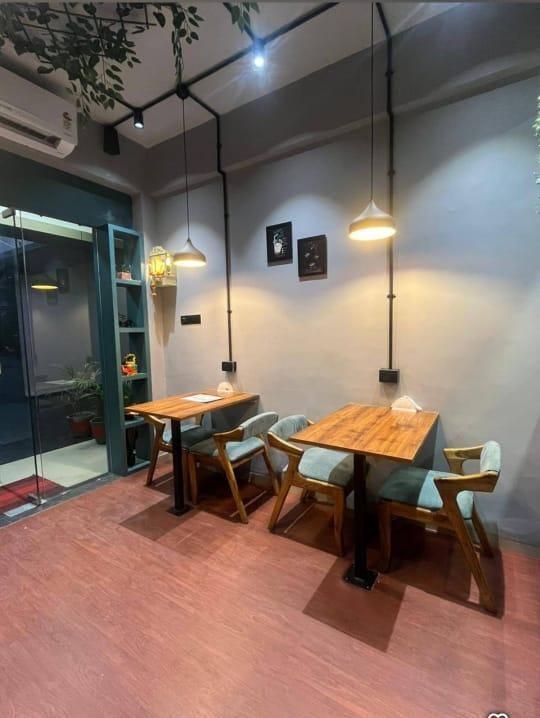 CHITCHAT TABLE TEA CAFE