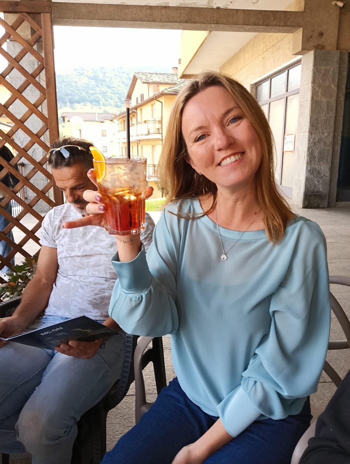 • Coffee & Drinks