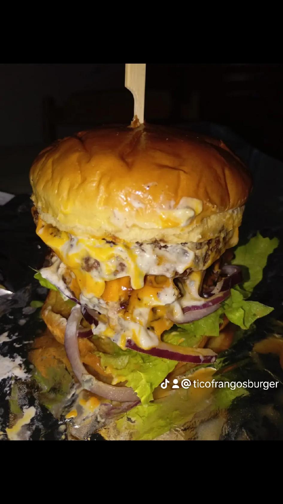 Tico frango's burger Parrilla