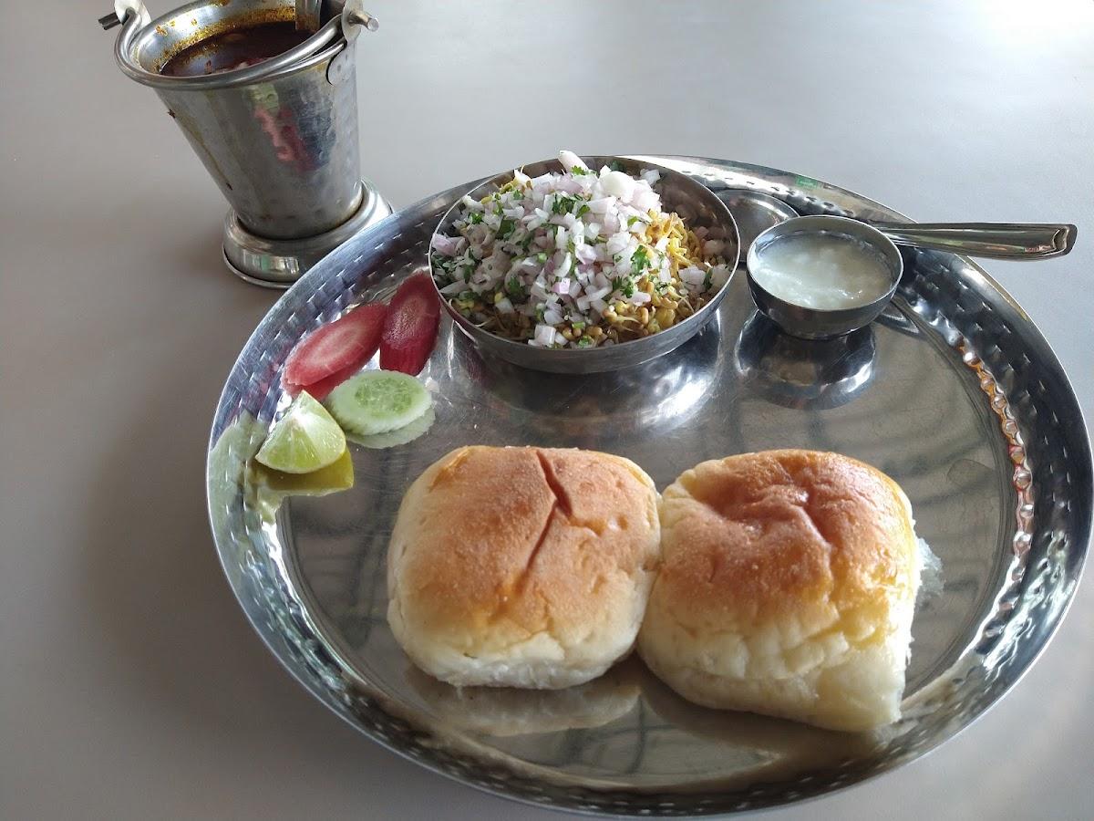 Someshwar Misal and Bhel