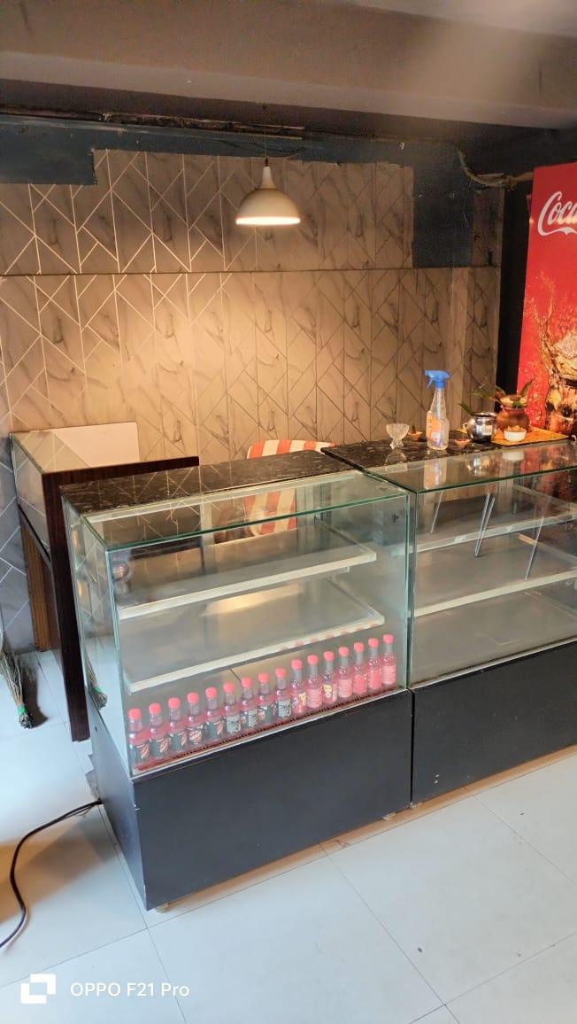 Glossy Restaurant & Cafe