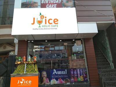Juiceholic Cafe photo