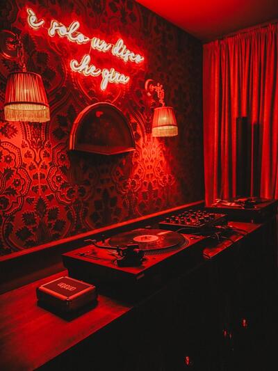 Omen Boutique Bar foto