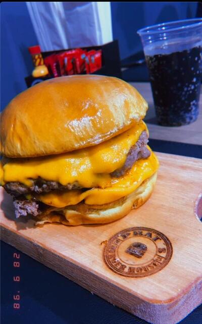 PRATS BURGER foto