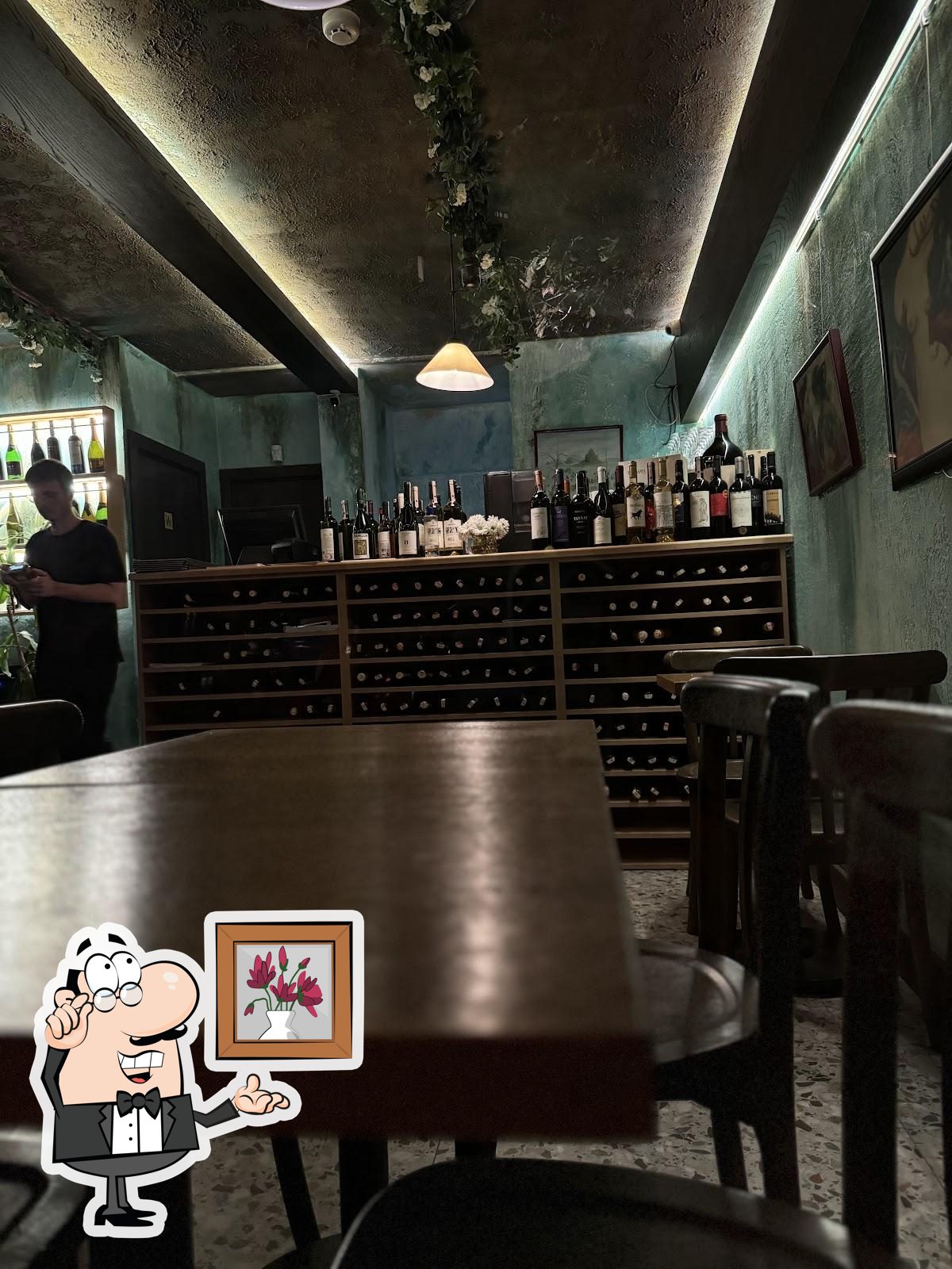 Wayana Wine Bar - Bar in Kadikoy, Istanbul
