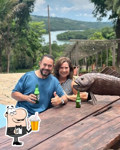 Desfrute de uma bebida no Chalé da Caipira