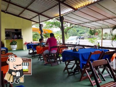 Você pode espairecer no na área externa do Parada do Vil