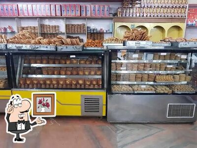 Check out how GEE ECH BAKERY looks inside