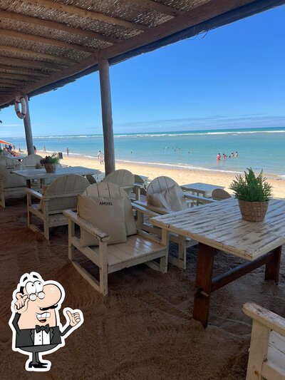 O interior do Sunrise Beach Club